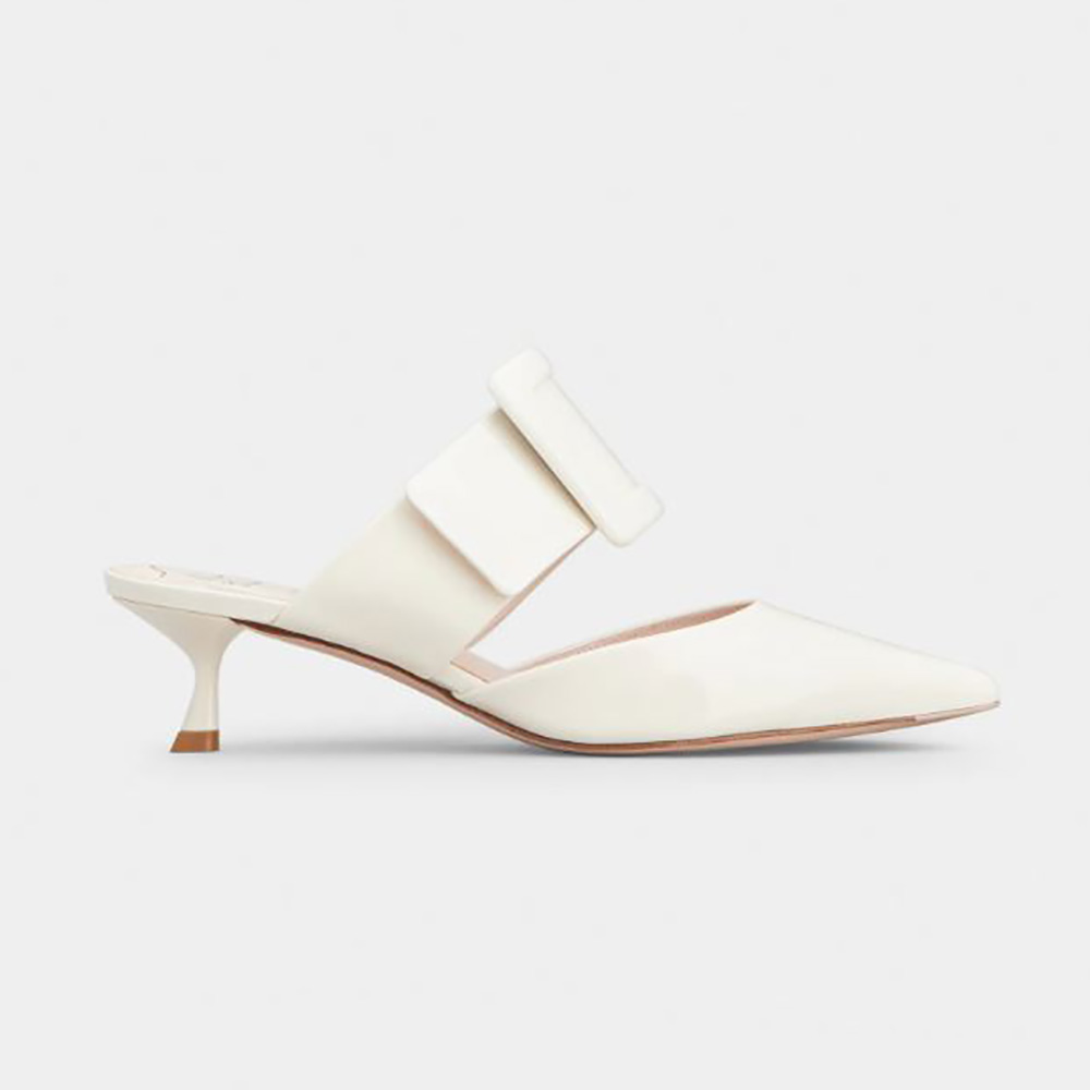 Side view of Roger Vivier Women Viv’ In The City Mules in Patent Leather-White