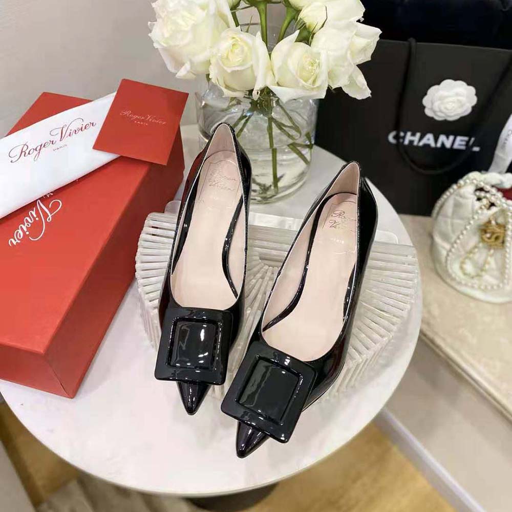 Overhead view showing elegant silhouette of Roger Vivier Women Viv’ In The City Pumps