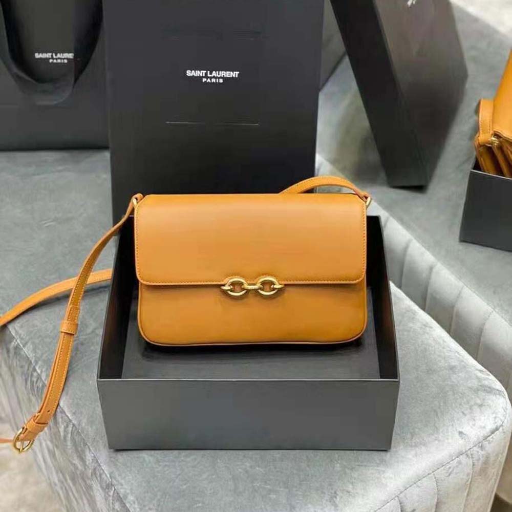 Close-up of gold oversized chain on Saint Laurent YSL Women Le Maillon Satchel