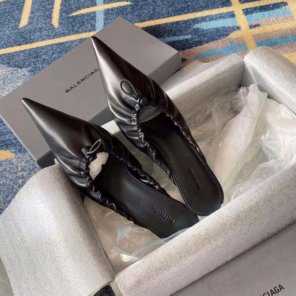 Close-up of scrunched leather detail on Balenciaga Mule heel