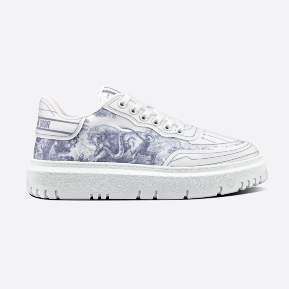 Side profile of Dior Women Addict Sneaker French Blue Toile de Jouy Technical Fabric
