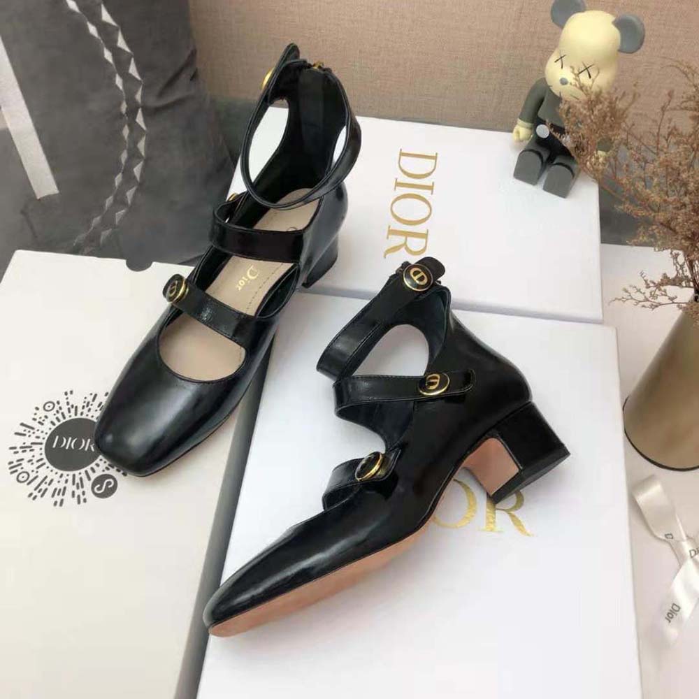 Side profile of Dior Women D-Doll Pump Black Shiny Calfskin highlighting glossy finish