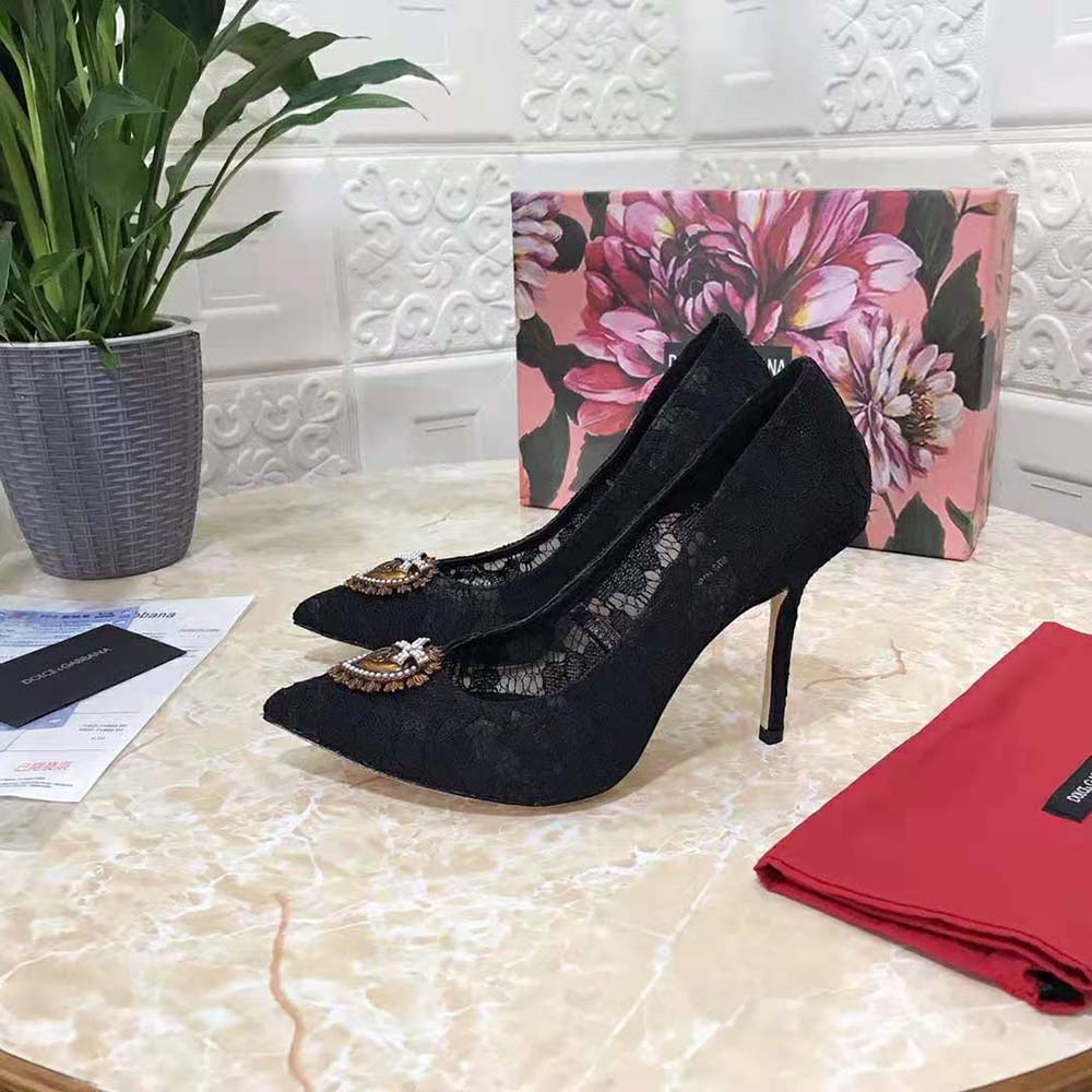 Dolce Gabbana D&G Women Taormina Lace Pumps with Devotion Heart - image 6