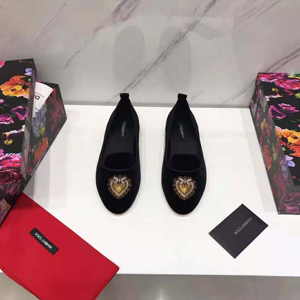 Top view of black velvet Dolce Gabbana D&G Women Velvet Devotion Slippers