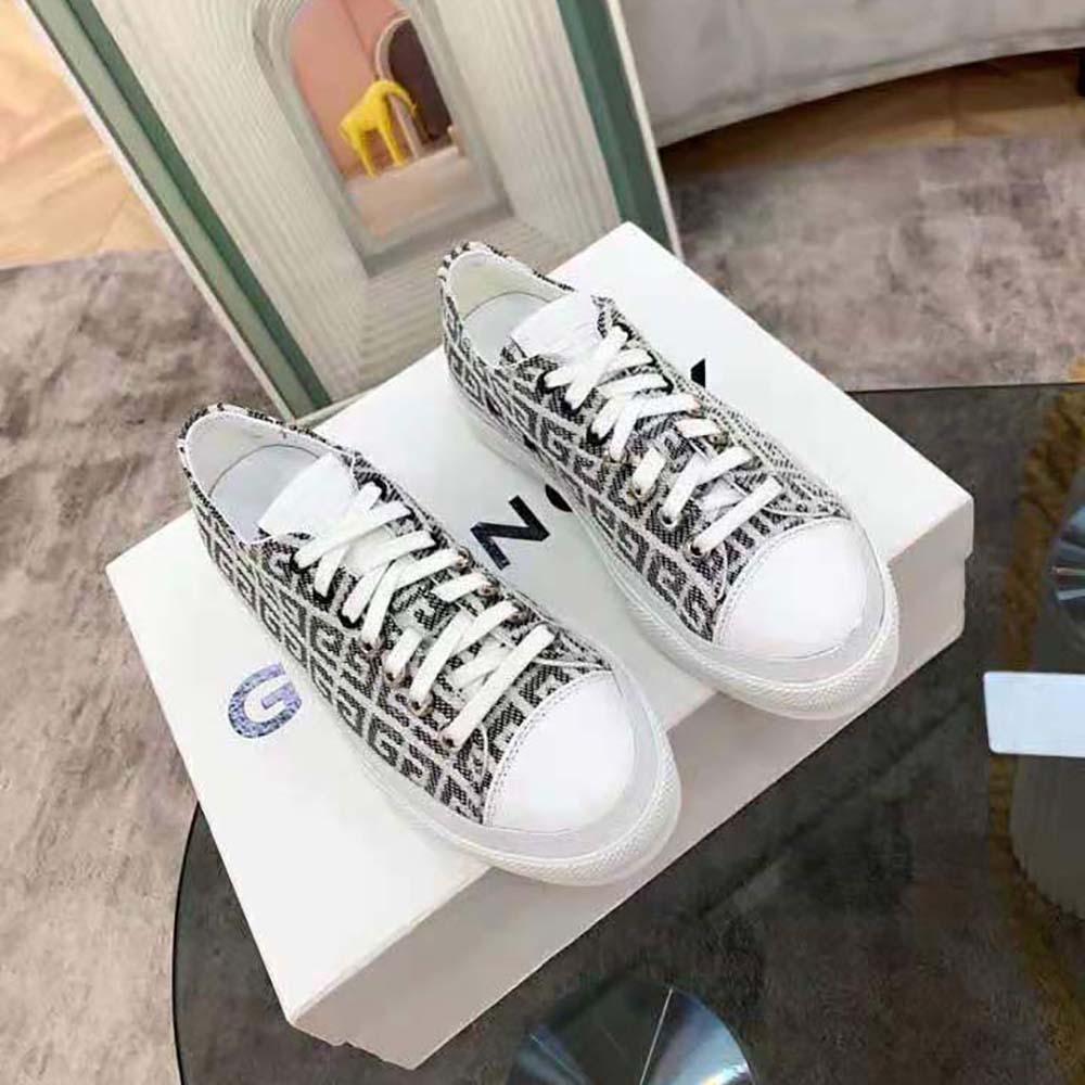 Top view showcasing laces and embossed 4G logo on Givenchy Women Sneakers City