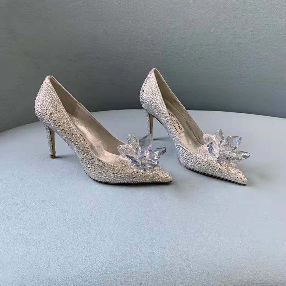Rear view showing heel and silhouette of Jimmy Choo Women Avril pumps