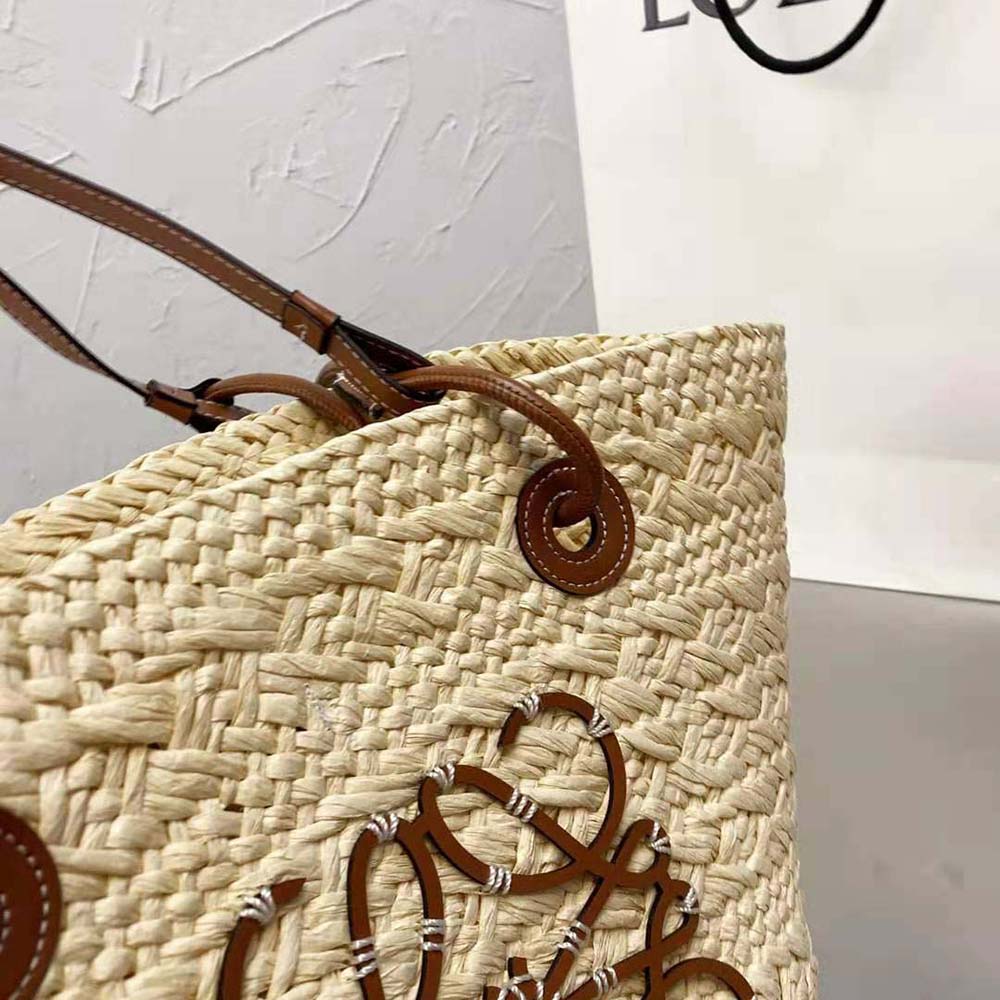Loewe Women Medium Anagram Basket Bag in Iraca Palm and Calfskin - image 10
