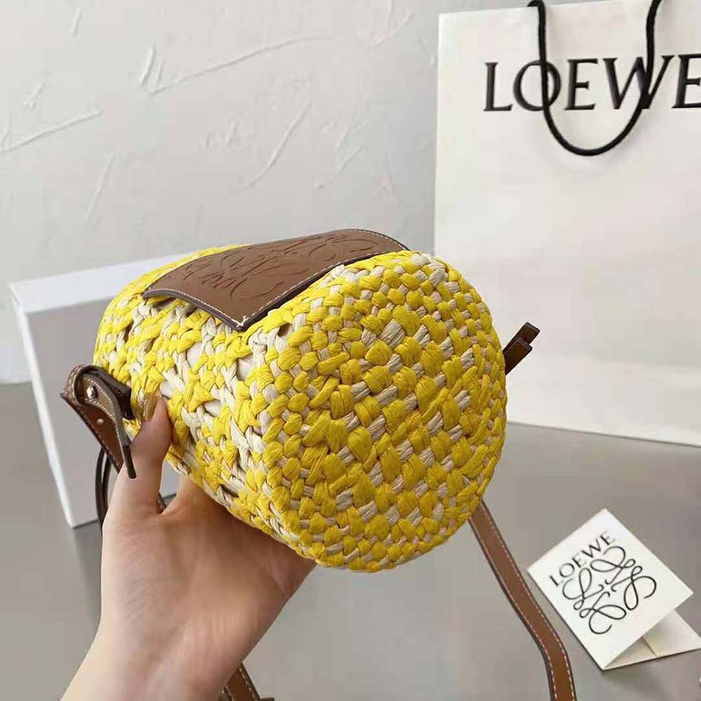 Loewe Women Cylinder Pocket in Iraca Palm and Calfskin - image 8