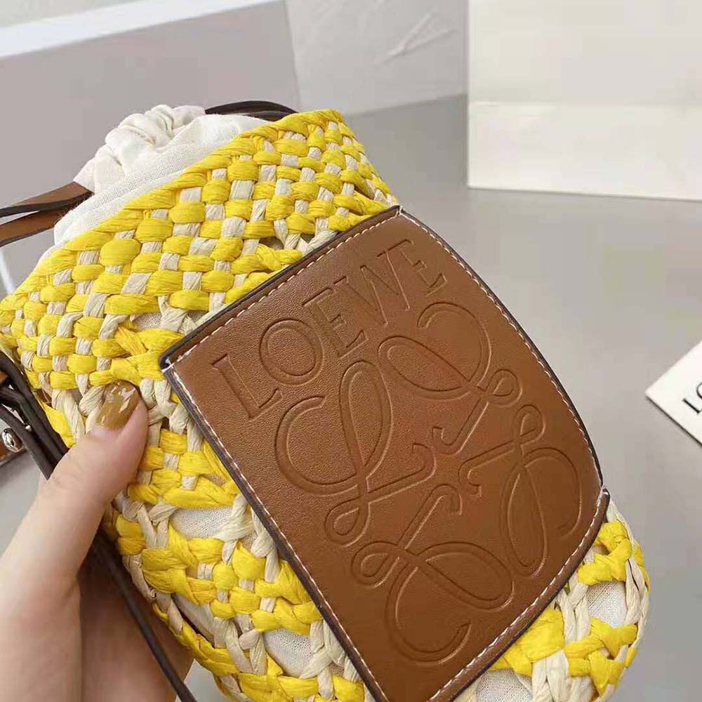 Loewe Women Cylinder Pocket in Iraca Palm and Calfskin - image 10