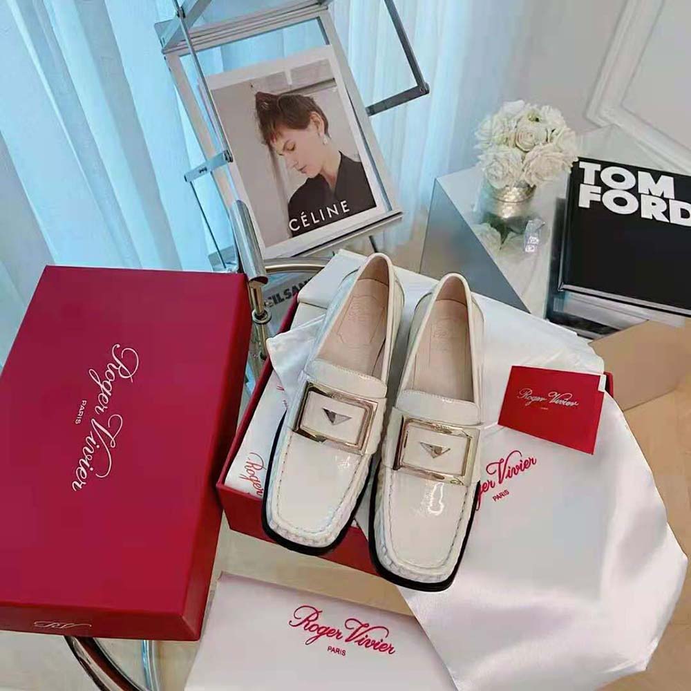 Top-down shot showing silhouette of Roger Vivier Women Preppy Viv’ Loafers white