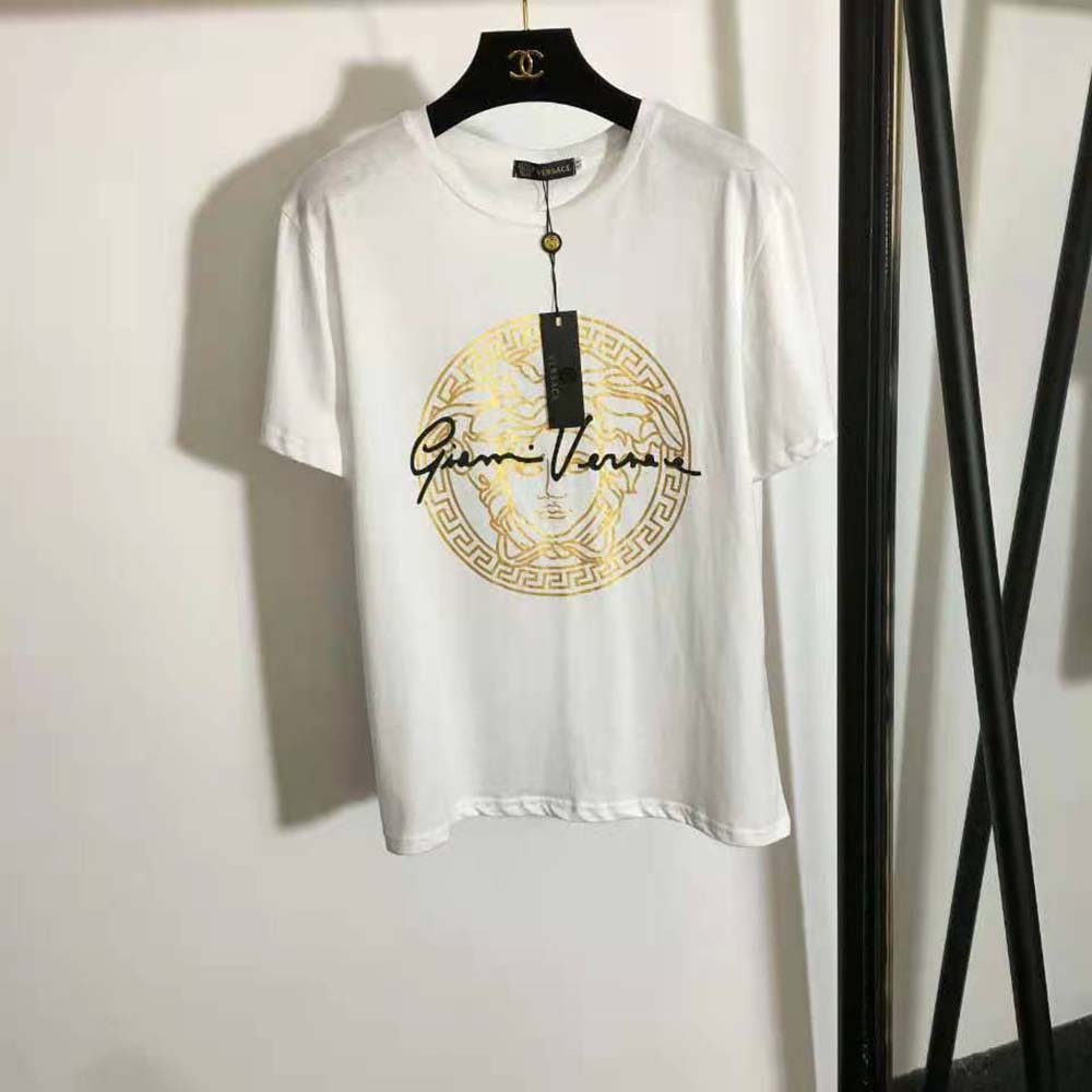 Close-up detail of Medusa logo print on Versace Men GV Signature T-shirt