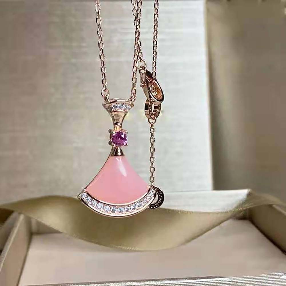 Bvlgari Women Divas Dream Necklace in 18 KT Rose Gold - image 4