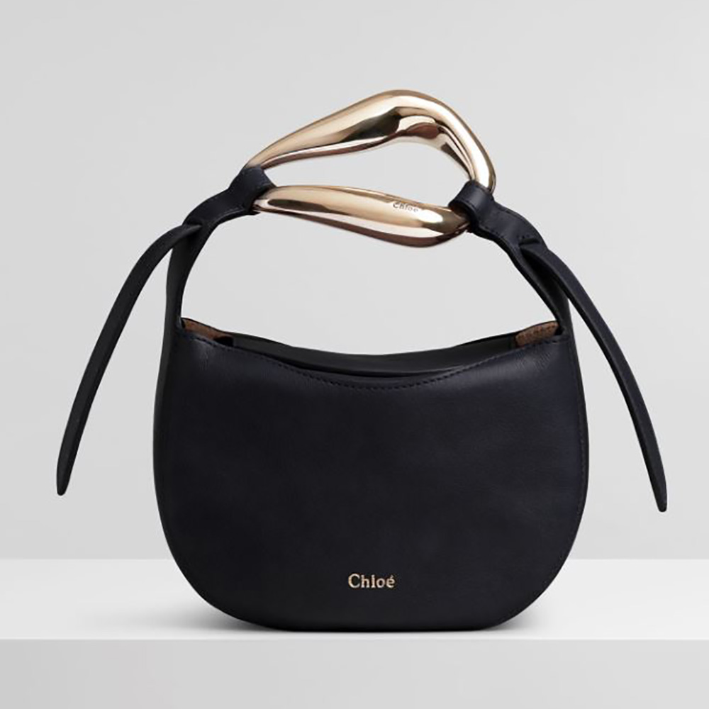 Front view of Chloe Women Kiss Small Purse in Small Grain Calfskin-Black