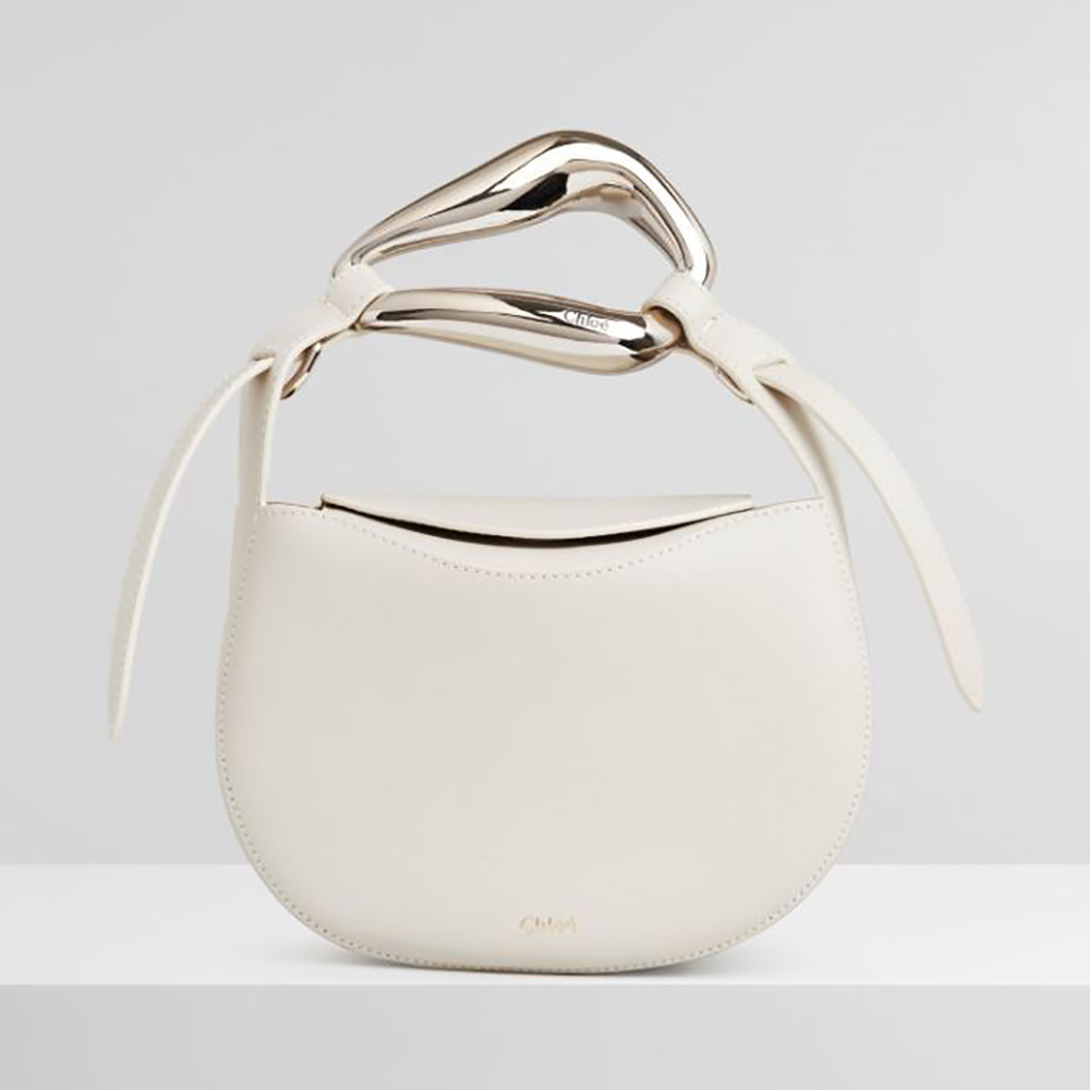 Front view of Chloe Women Kiss Small Purse in white calfskin