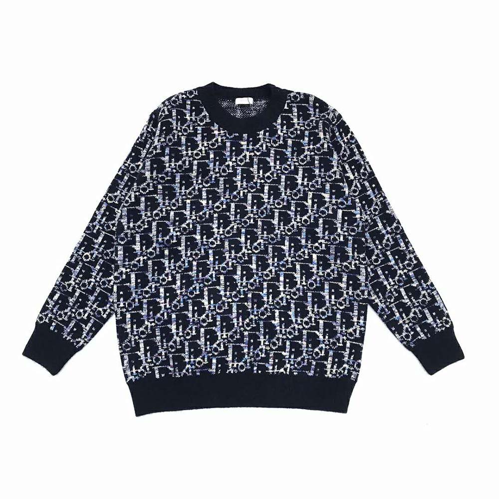 Close-up detail of jacquard pattern on Dior Men Oblique Sweater