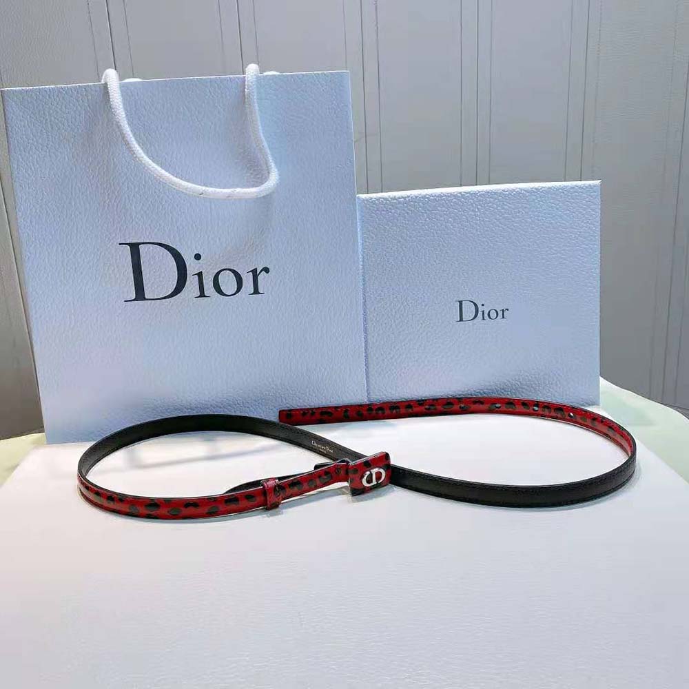 Side angle of Dior Women Bobby Belt Fuchsia and Black smooth calfskin texture