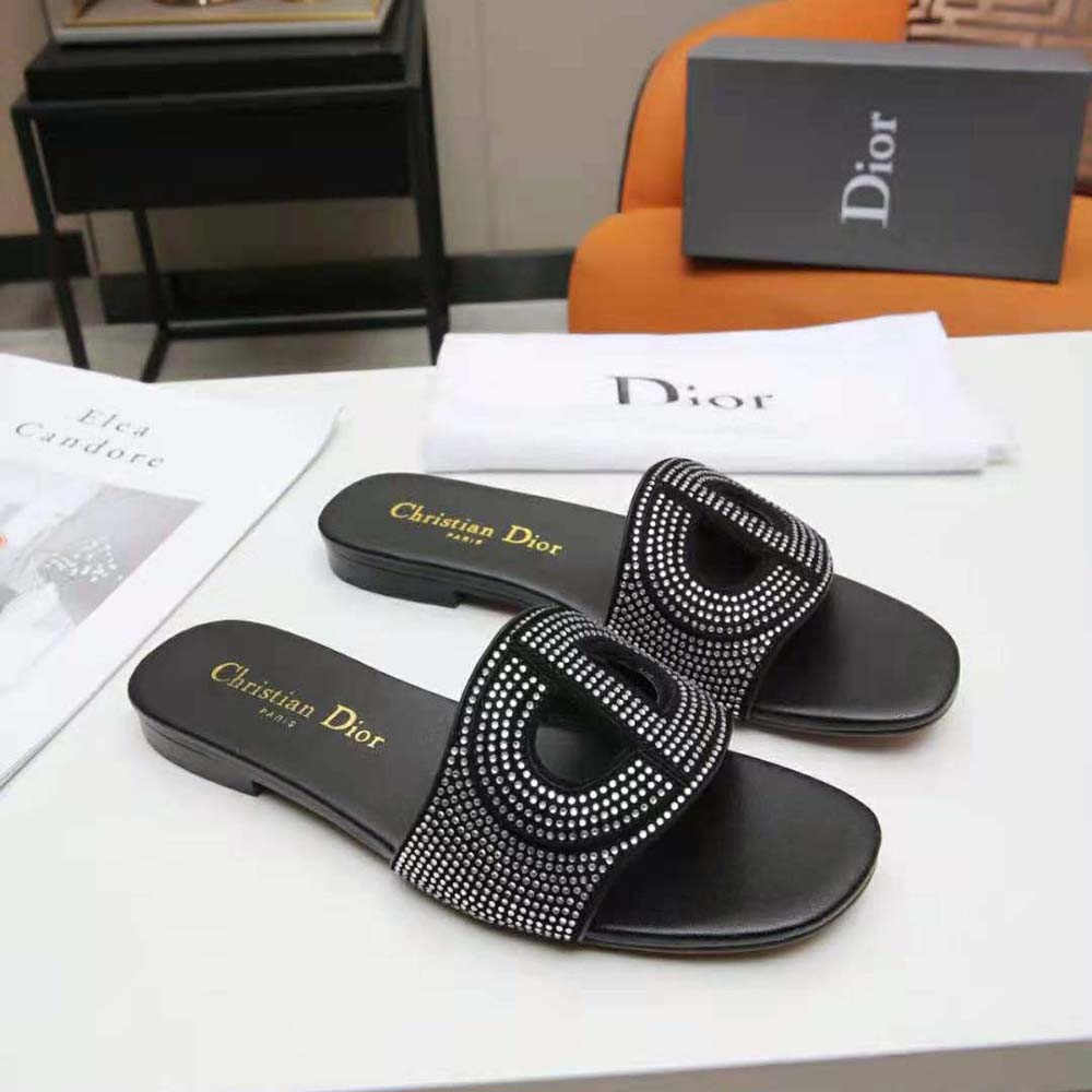 Close-up of silver-finish strass embellishment on Dior Women D-Club Slide