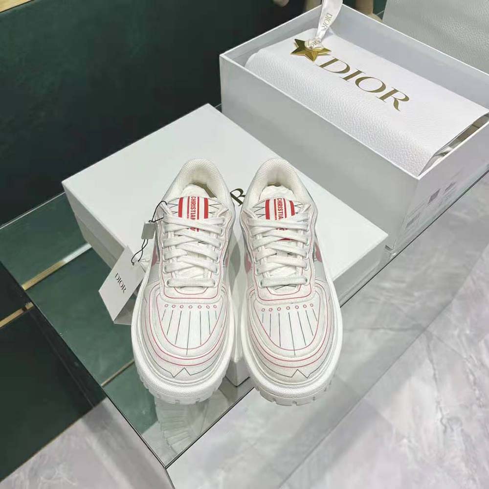 Close-up on red D-Chess heart and calfskin of Dior Women Dioramour Dior Addict Sneaker