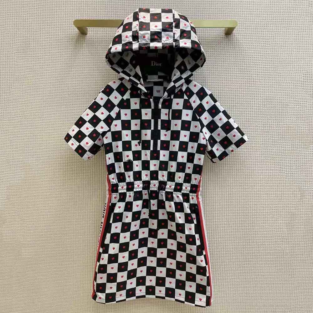 Close-up of D-Chess heart jacquard pattern on Dioramour hooded dress