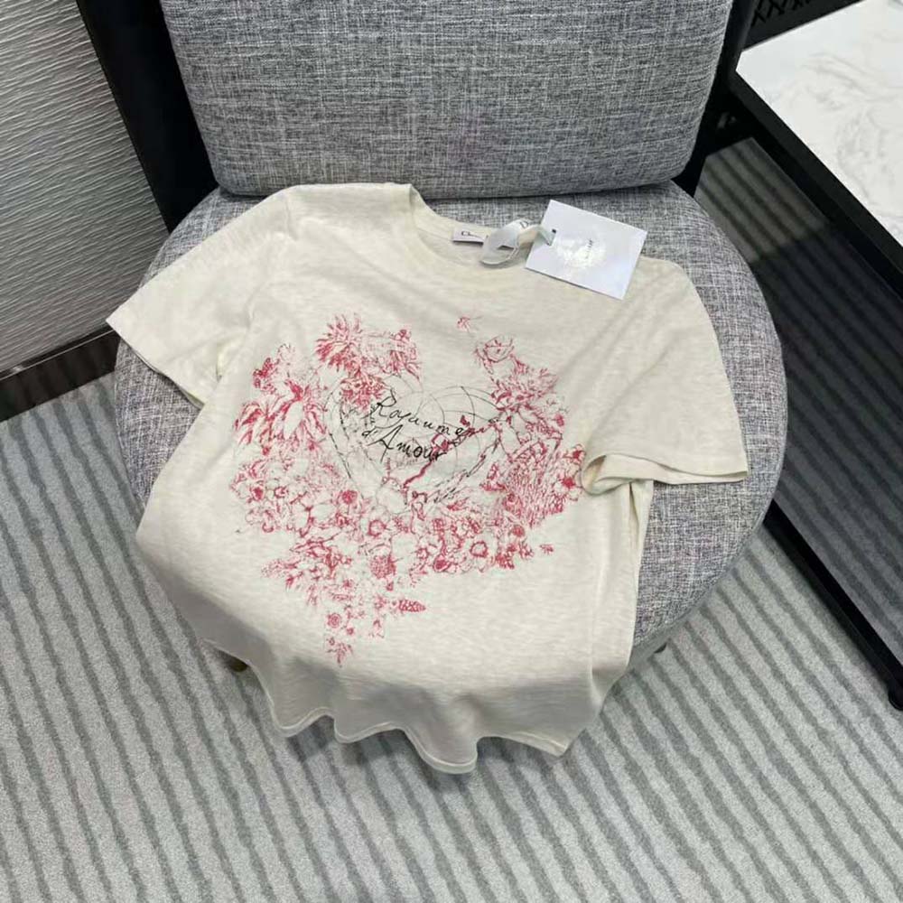 Close-up detail of the D-Royaume D Amour print on Dior T-shirt