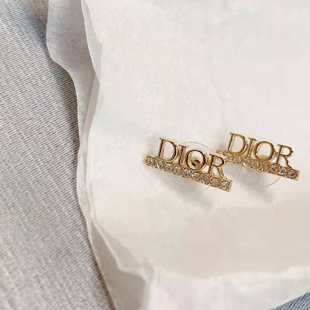 Angle highlighting push-back closure on Dior Women Dio(r)evolution Stud Earrings