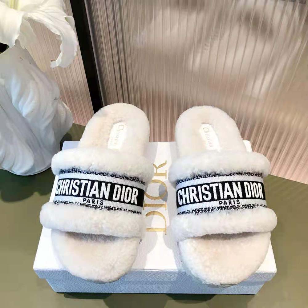 Top view showing shearling lining inside Dior Women Dway Slide White sandal