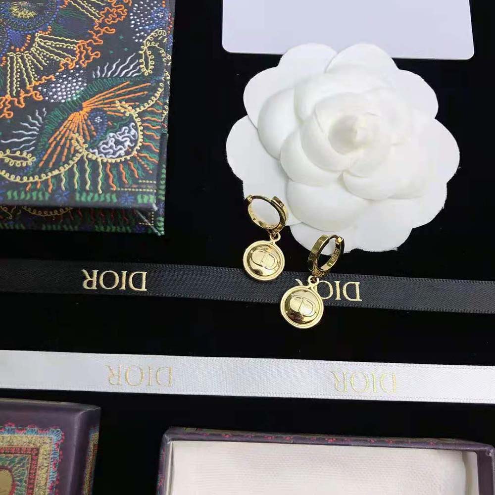 Detail of signature ‘CD’ logo on Dior Women Petit CD Earrings