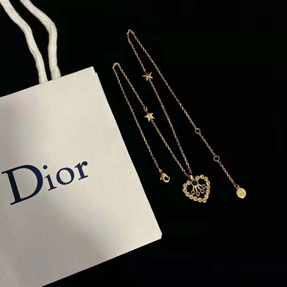 Side angle showing adjustable chain on Dior Women in Heart Lights Necklace