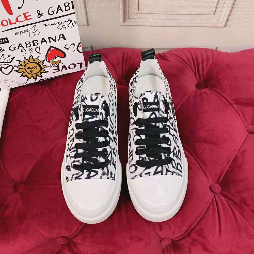 Close-up of DG logo print on Dolce Gabbana D&G Women Canvas Portofino Light Sneakers