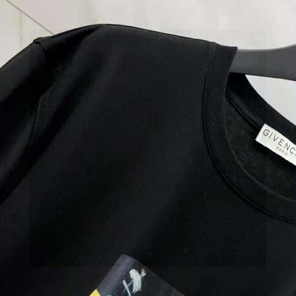 Givenchy Men Contrasted Black Jersey T-shirt with Black and White Photo Print - image 5