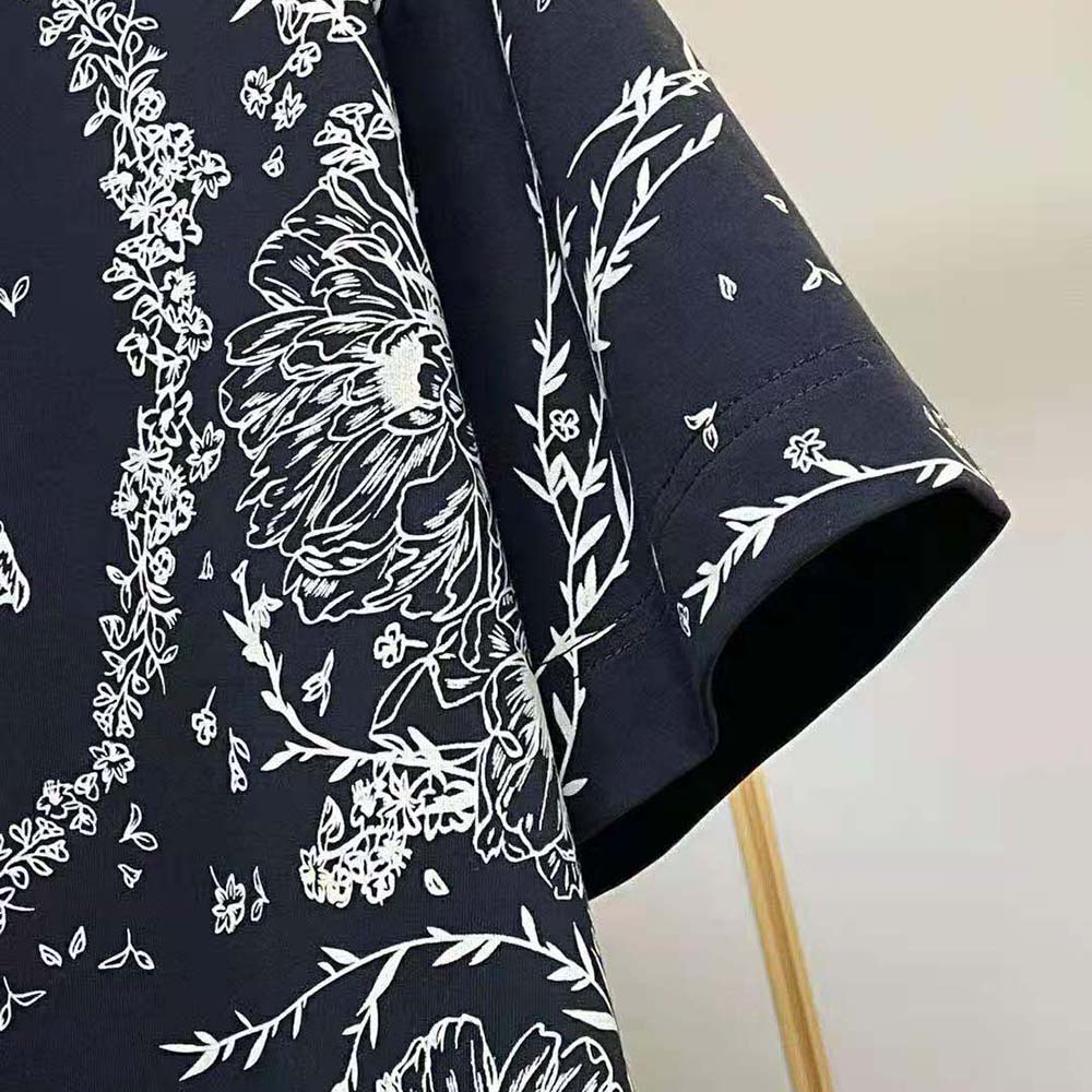Givenchy Men Gothic Printed T-Shirt-Black - image 9