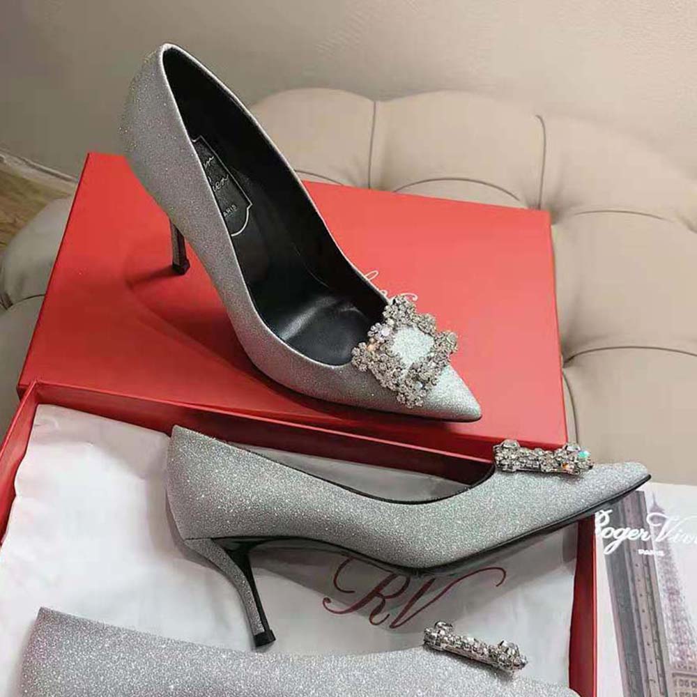 Roger Vivier Women Flower Strass Buckle Pumps in Fabrics - image 4