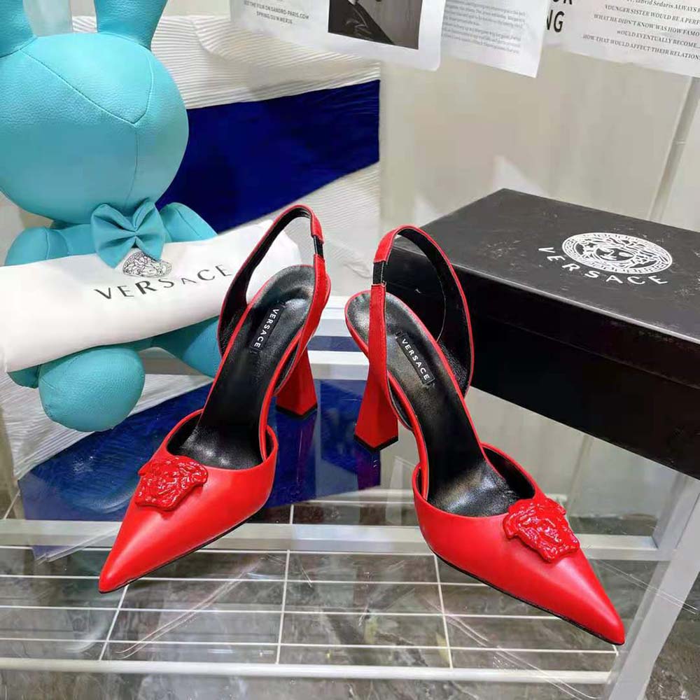 Rear view showing adjustable slingback strap of Versace Women LA Medusa Sling-Red Pumps