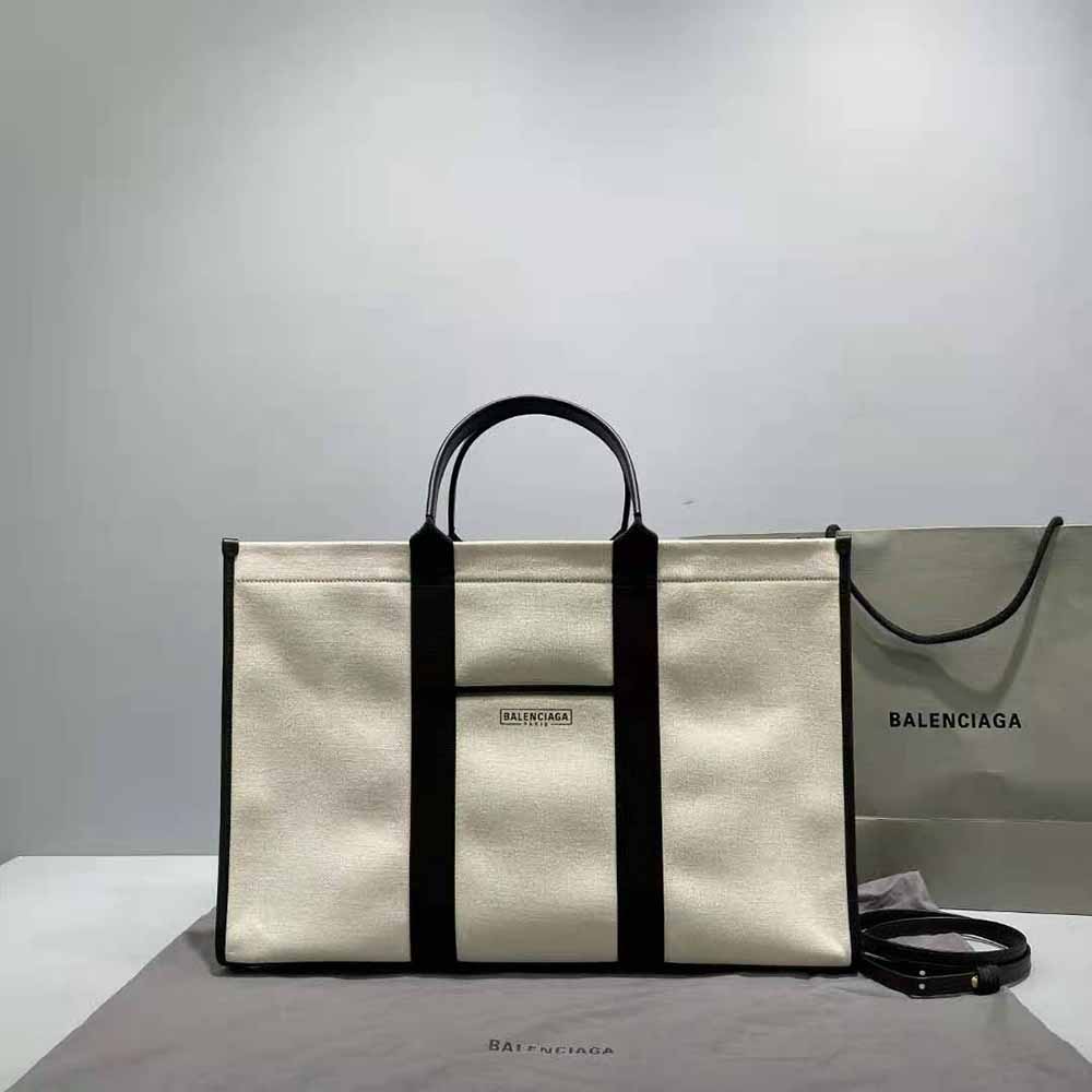 Close-up of silver-tone closure on Balenciaga Women Hardware Large Tote Bag-White