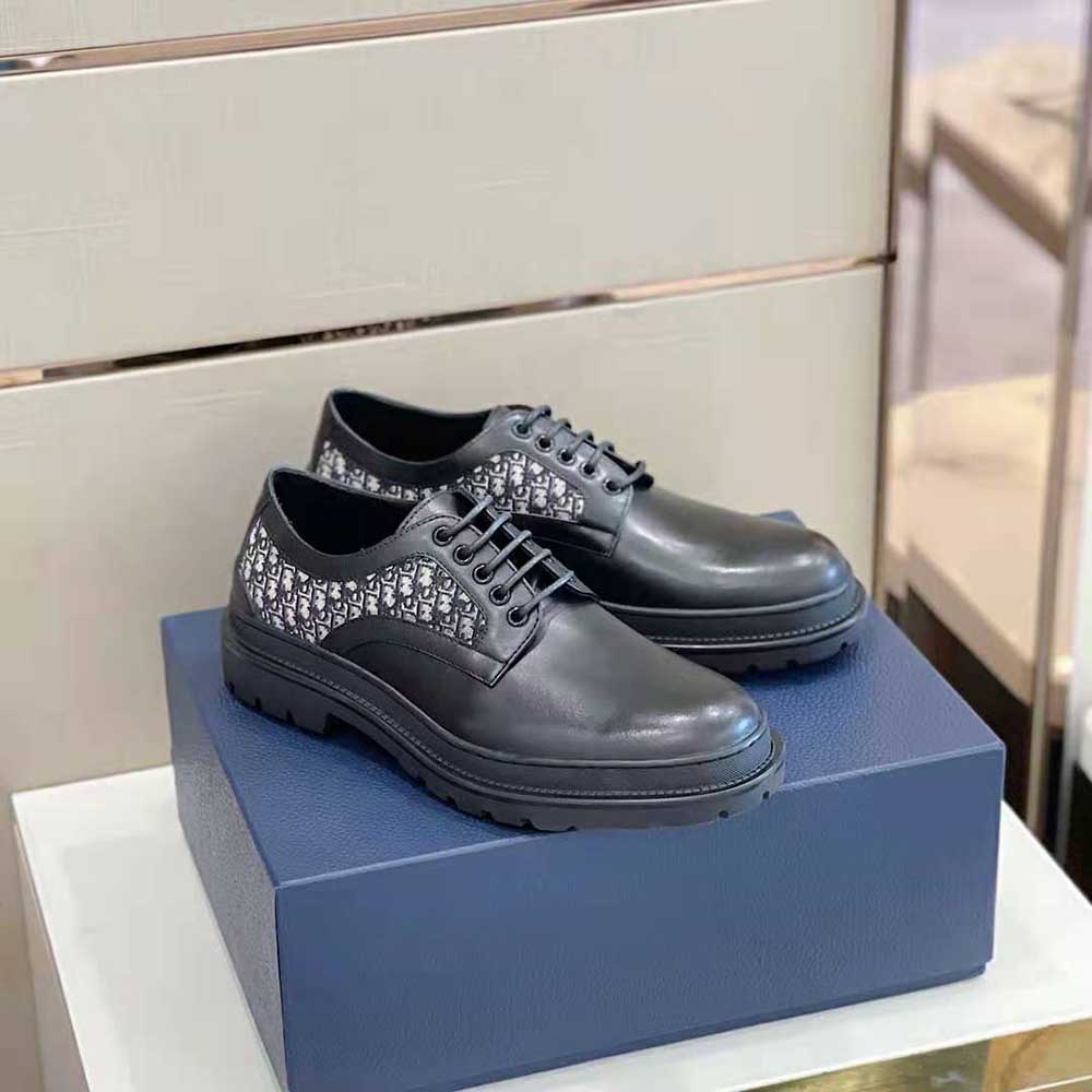 Heel detail showing Dior embossing on Dior Men Explorer Derby Shoe