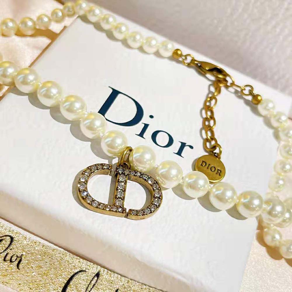 Detail shot of antique gold finish on Dior Women 30 Montaigne Choker