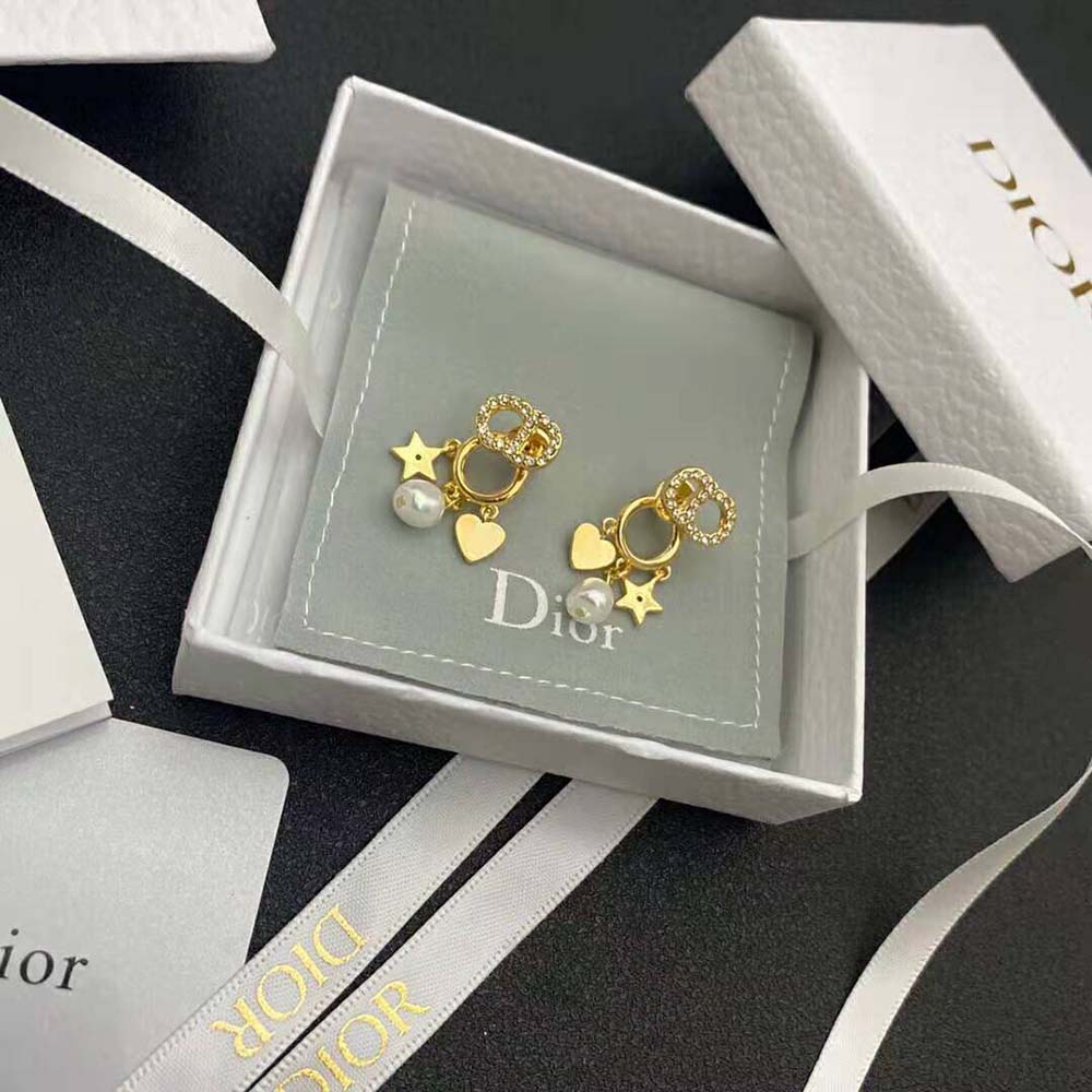 Side profile showing drop silhouette of Dior Women Clair D Lune Earrings