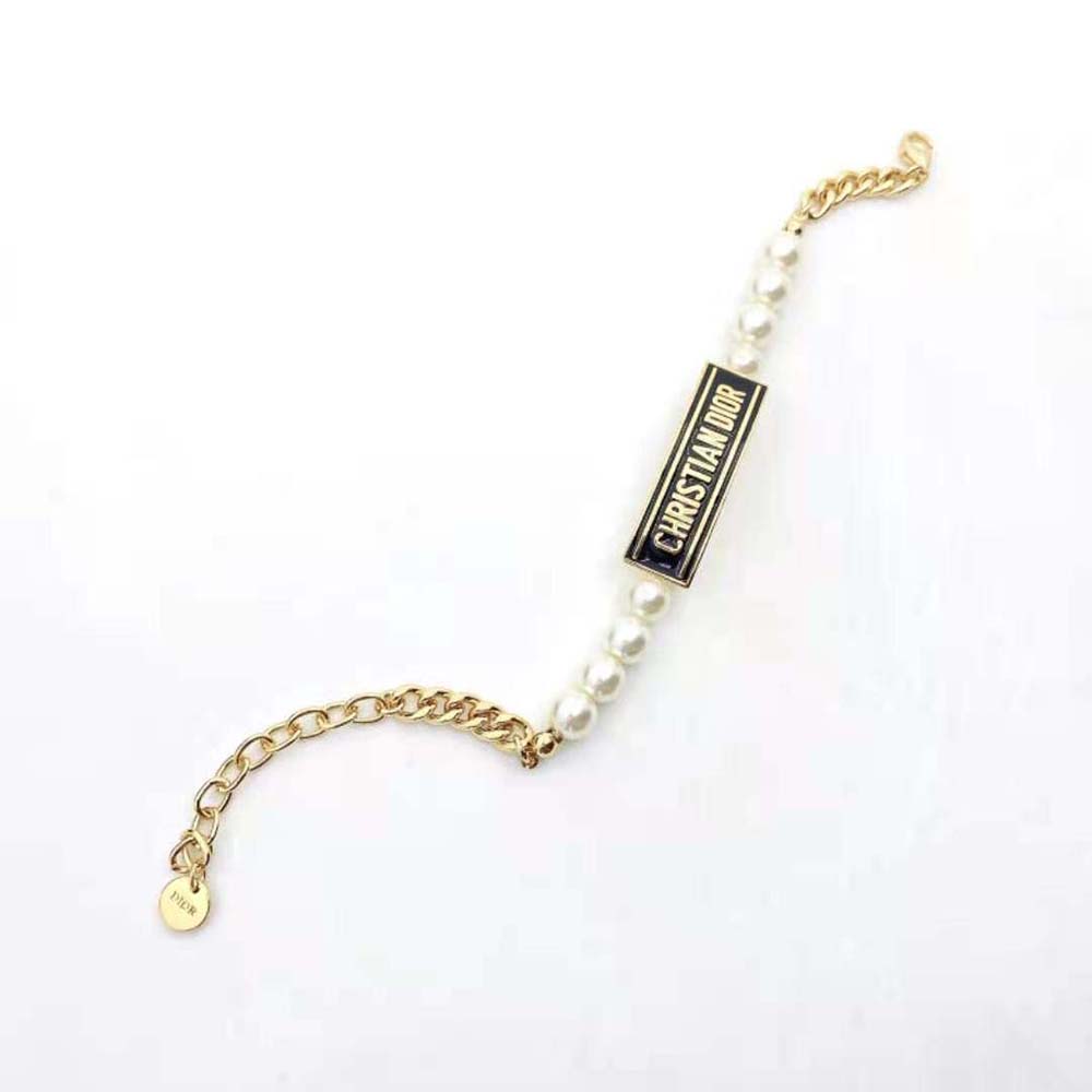 Black lacquer detail on clasp of Dior Women Dior-id Bracelet