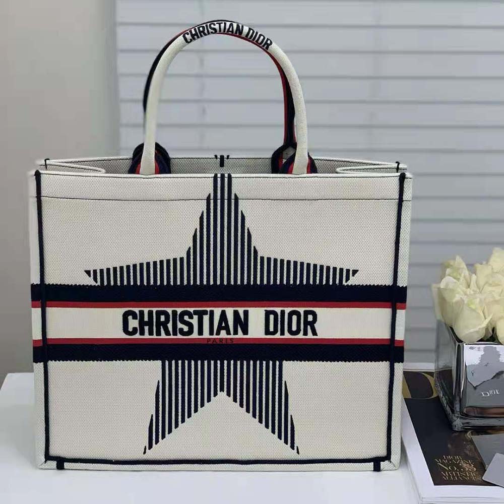 Close-up of three-tone embroidery detail on Dior Women Dioralps tote
