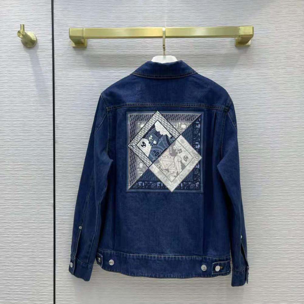 Side profile highlighting silhouette and blue technical cotton denim texture