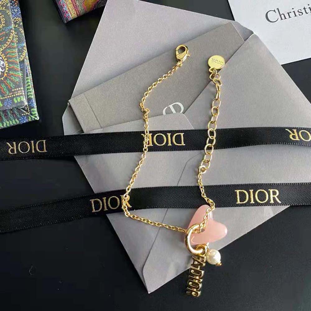 Side view of Dior Women Le Coeur DE Dior Bracelet adjustable chain clasp