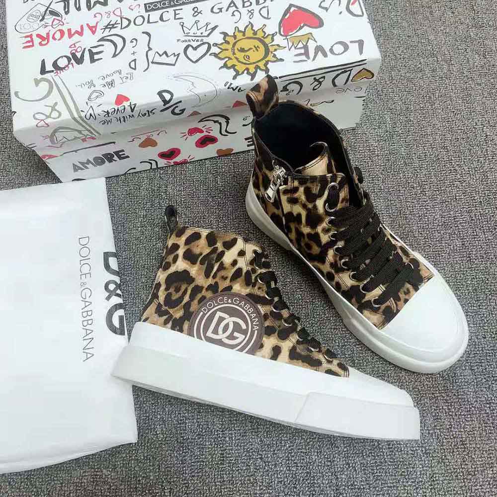 Close-up on leopard print detail of Dolce Gabbana D&G Women Cotton drill Portofino Sneakers