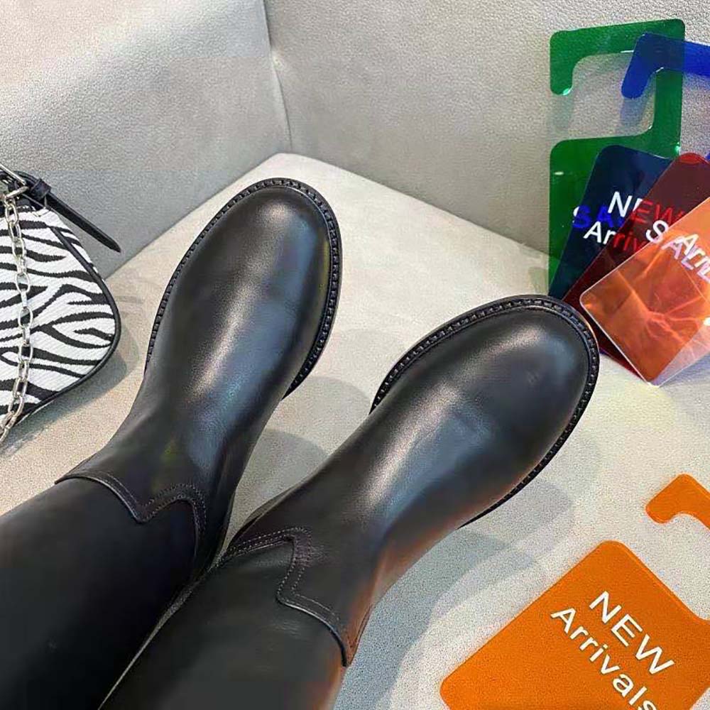 Fendi Women Karligraphy Black Leather Boots - image 9