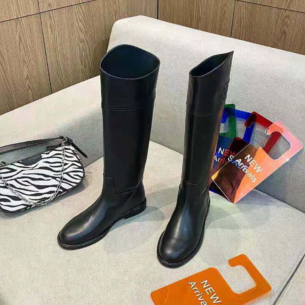Fendi Women Karligraphy Black Leather Boots - image 3