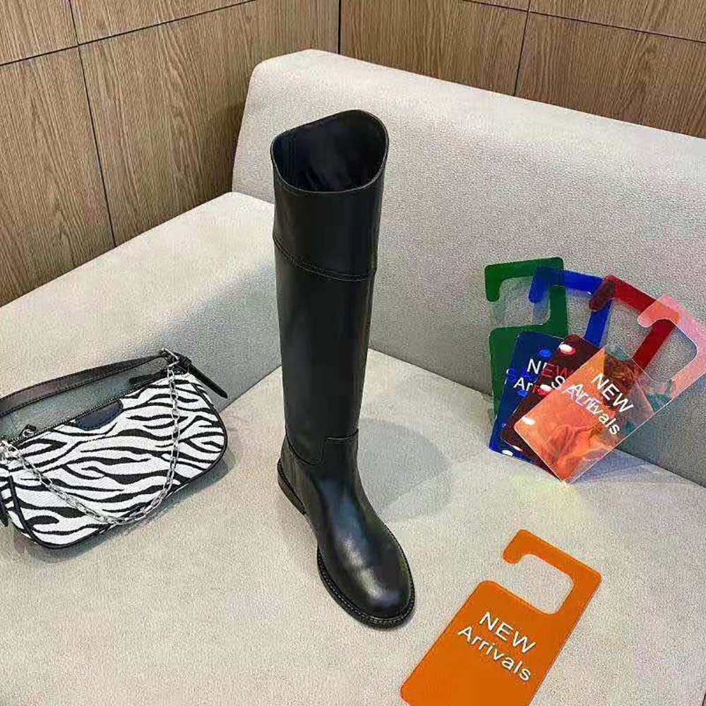 Fendi Women Karligraphy Black Leather Boots - image 6