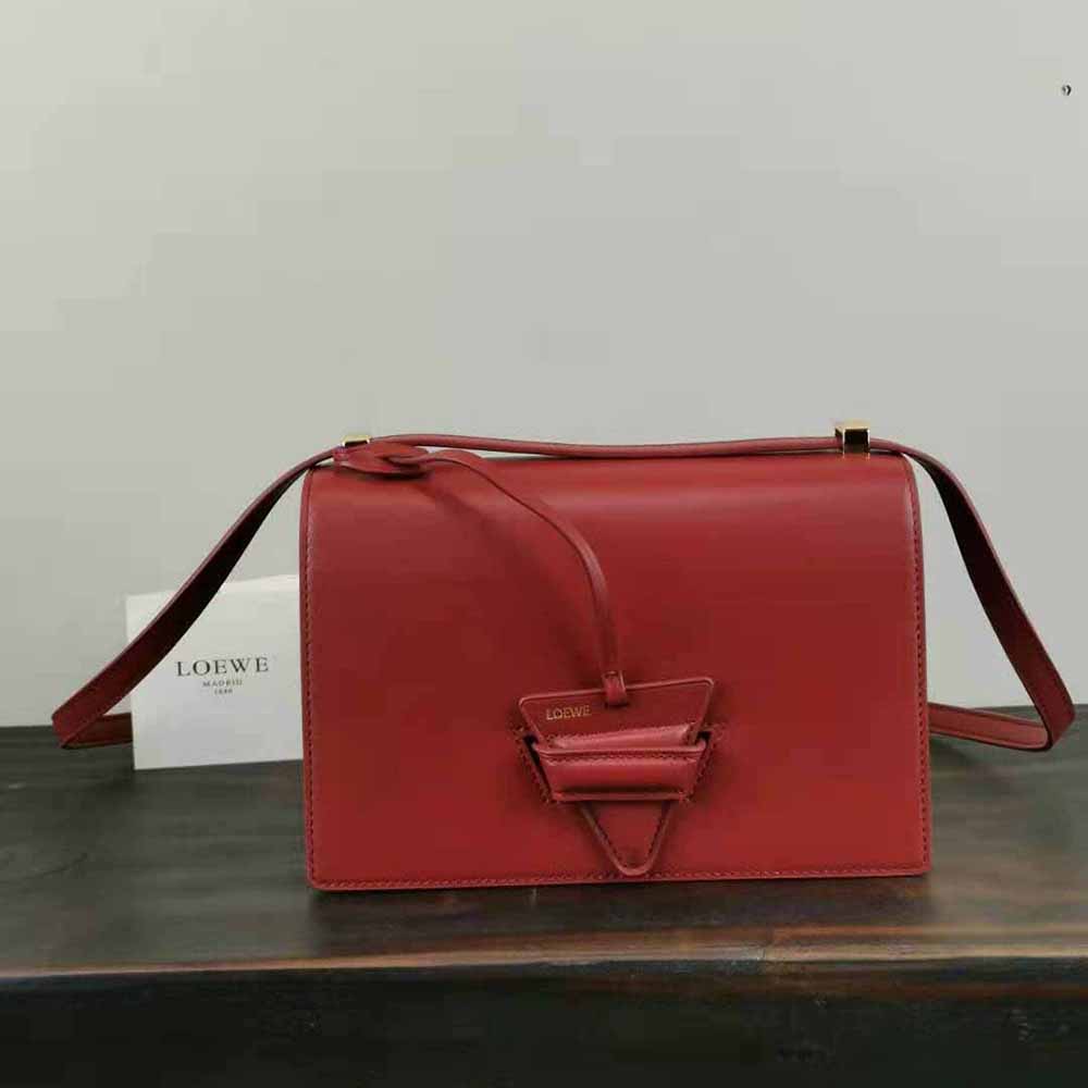 Close-up of gold-tone hardware on Loewe Women Barcelona Bag in Silk Calfskin-Maroon