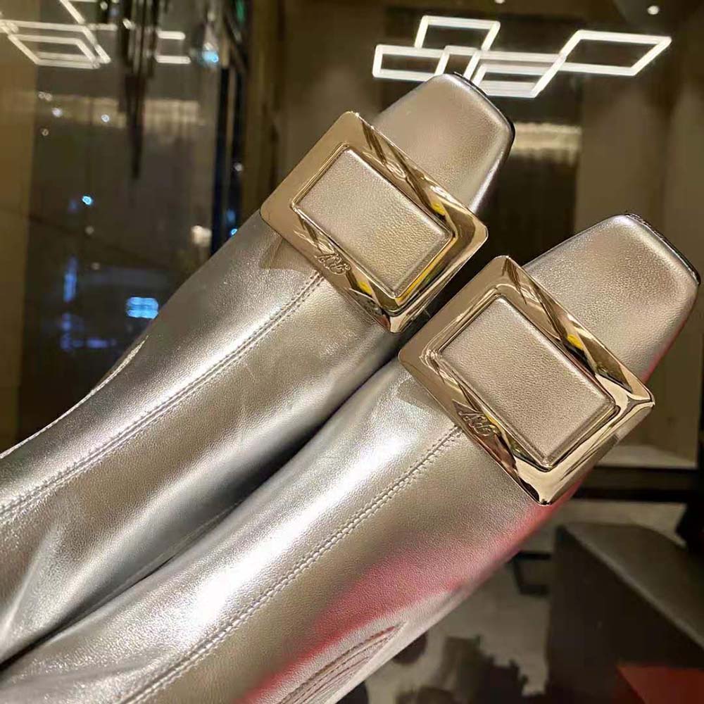 Roger Vivier Women Belle Vivier Metal Buckle Chelsea Booties in Soft Leather - image 9