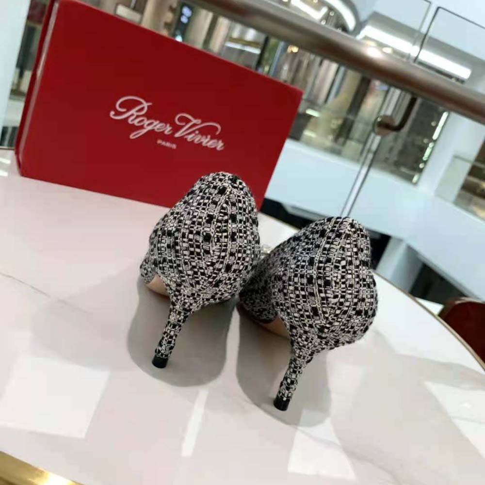 Roger Vivier Women Flower Strass Buckle Pumps in Fabrics - image 10
