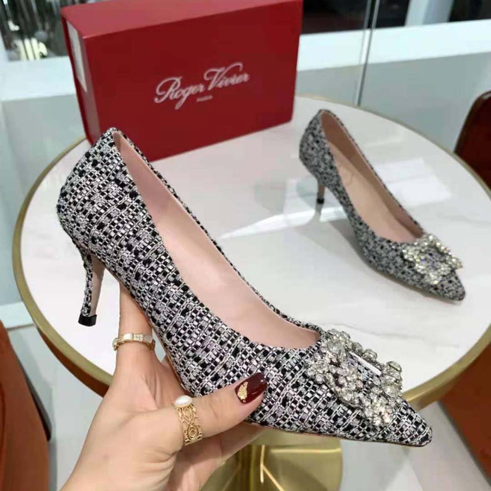 Roger Vivier Women Flower Strass Buckle Pumps in Fabrics - image 7