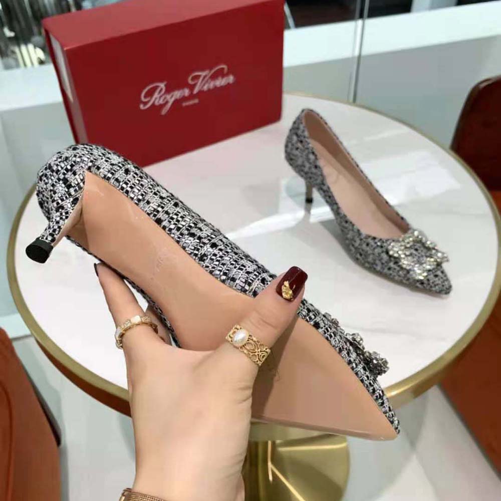 Roger Vivier Women Flower Strass Buckle Pumps in Fabrics - image 8